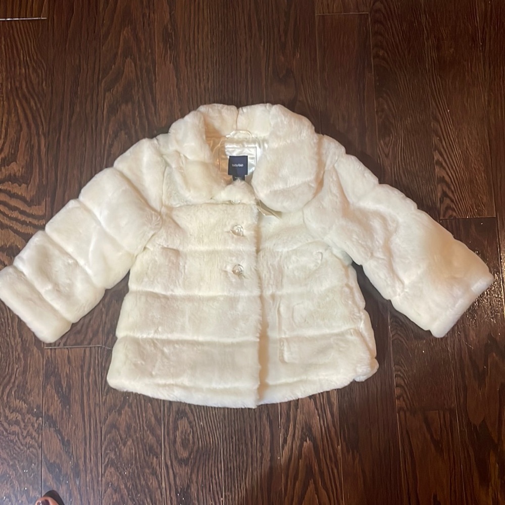 babyGap NWT ivory faux fur coat - 3T